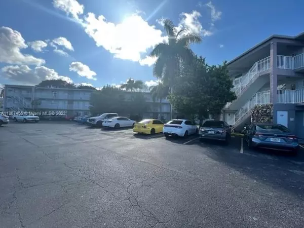 Miami, FL 33173,7101 SW 89th Ct #210
