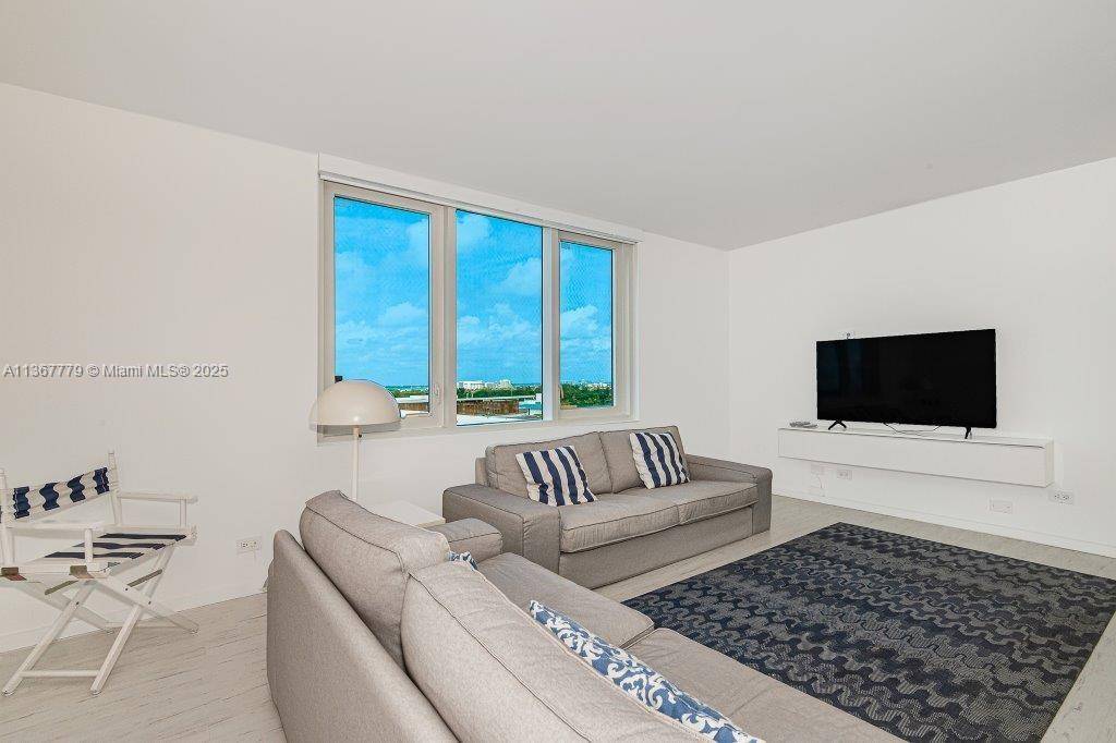 Miami Beach, FL 33139,2301 Collins Ave #1032
