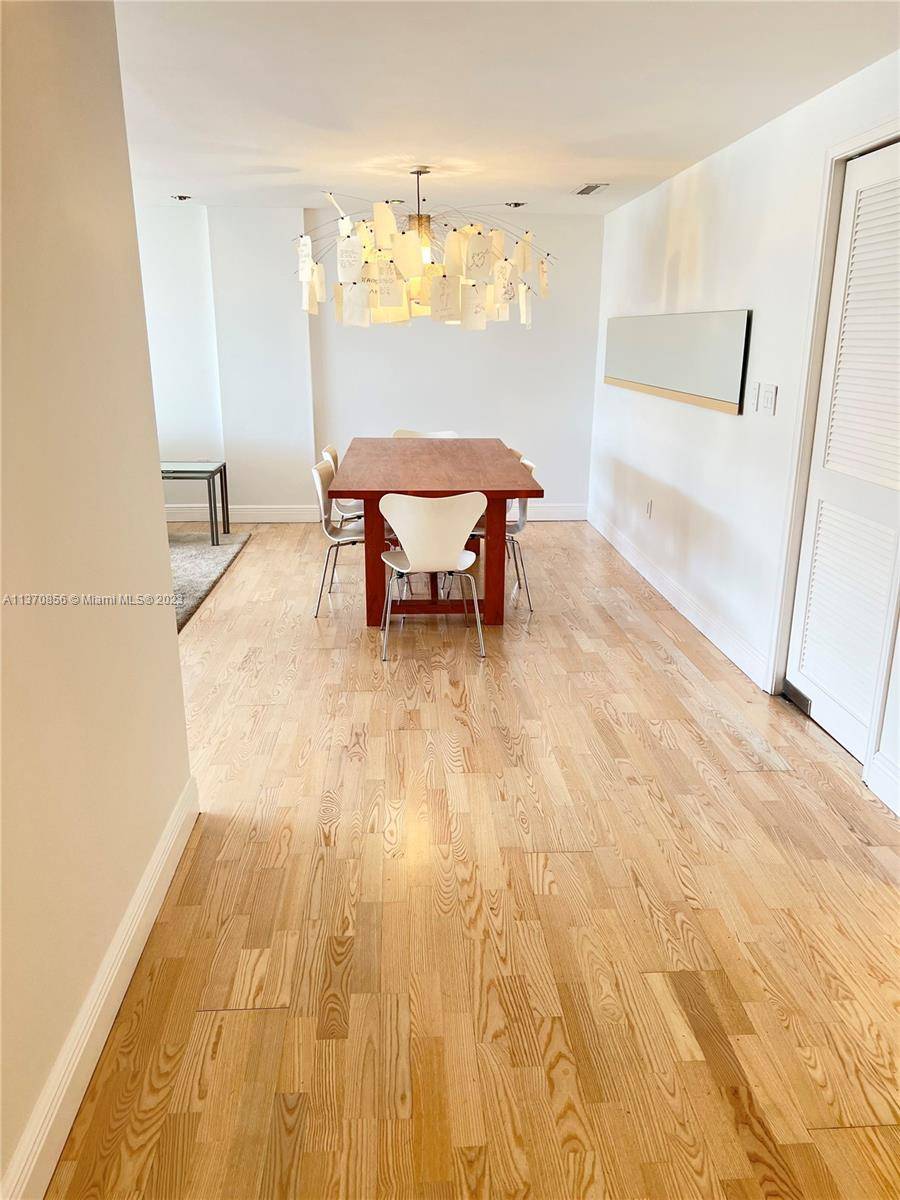 Key Biscayne, FL 33149,199 Ocean Lane Dr #611