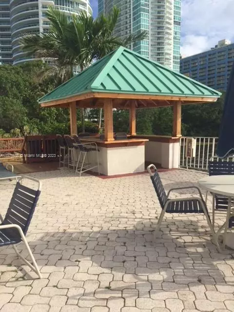 Miami, FL 33129,2201 E Brickell Ave #17