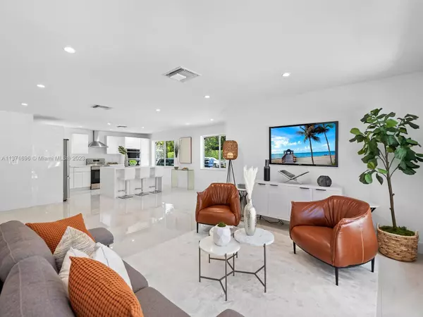South Miami, FL 33143,6478 SW 72nd St
