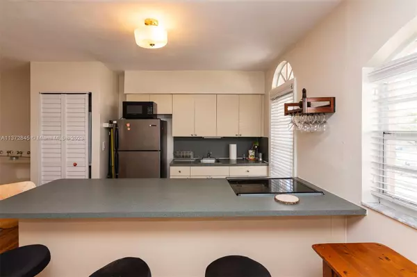 Miami Beach, FL 33139,1575 West Ave #10