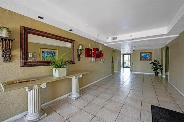 Delray Beach, FL 33444,955 Dotterel Rd #2406