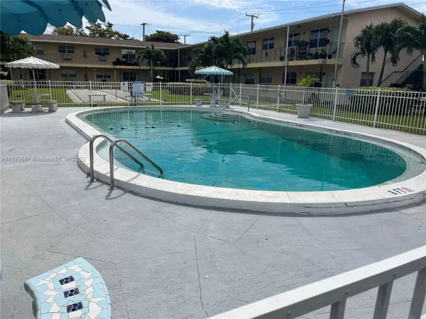 7401 Pines Blvd #115,  Pembroke Pines,  FL 33024