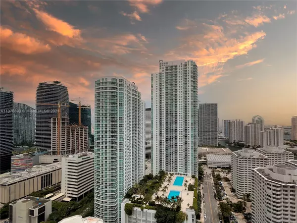 Miami, FL 33131,950 Brickell Bay Dr #4909