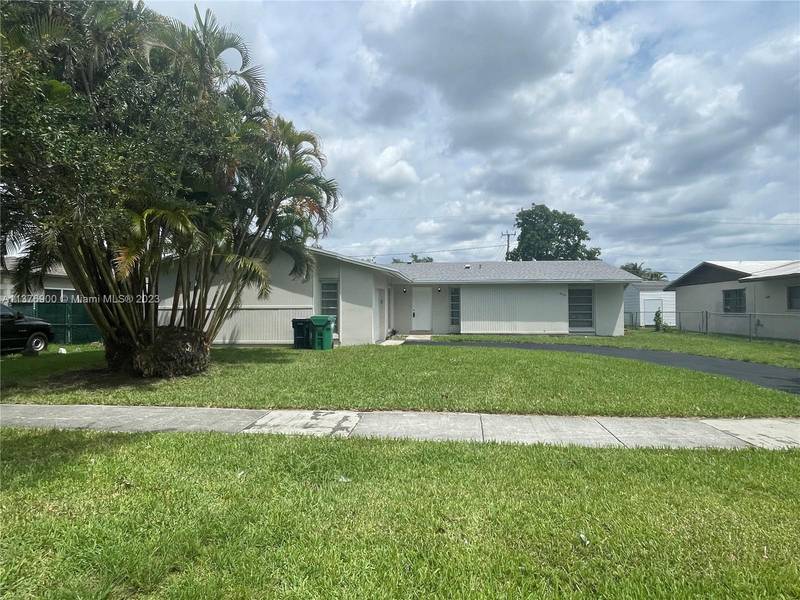 10125 SW 200th St, Cutler Bay, FL 33157