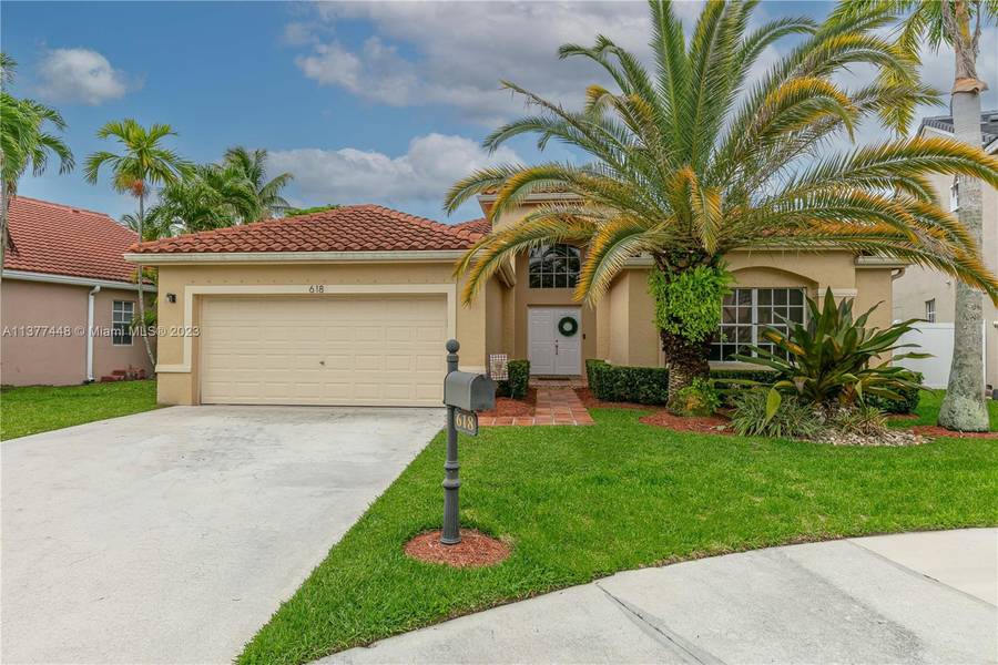 618 Cambridge Ter, Weston, FL 33326