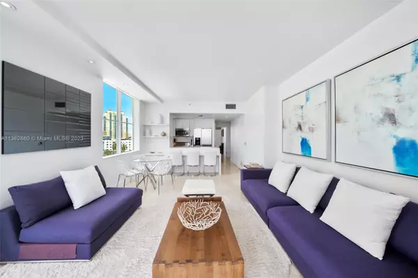 Miami Beach, FL 33139,225 Collins Ave #8I