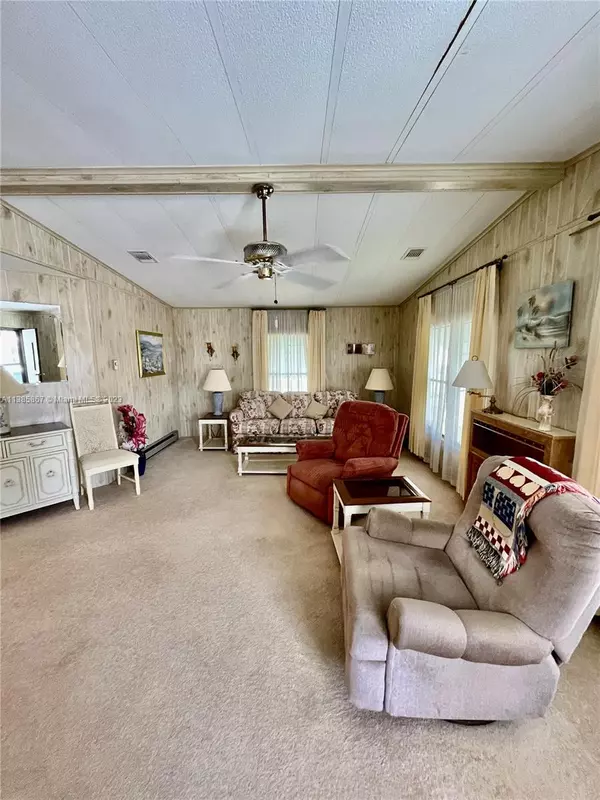 Other City - In The State Of Florida, FL 33852,8 Pine Aire Circle