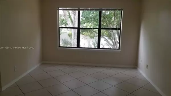 Boynton Beach, FL 33426,2315 N Congress Ave #22