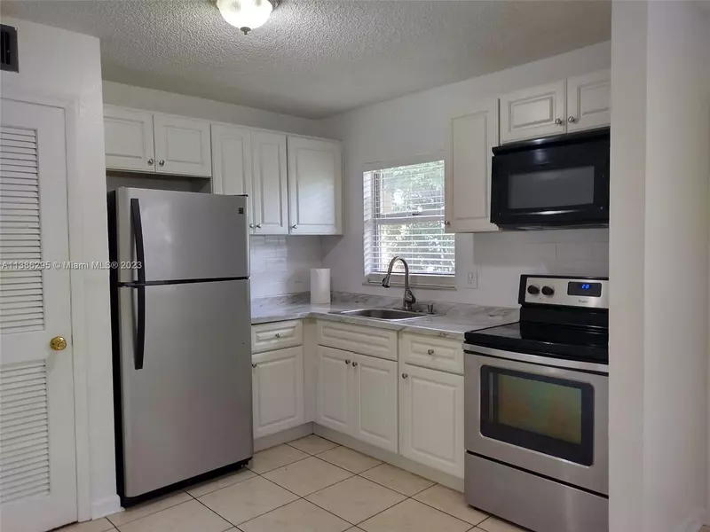 5186 NE 6th Ave #708, Oakland Park, FL 33334