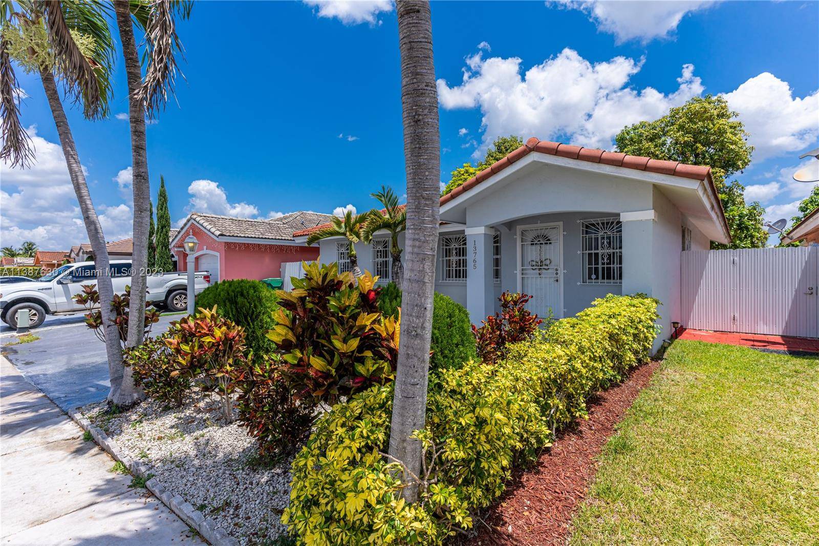 Miami, FL 33177,13765 SW 157th St