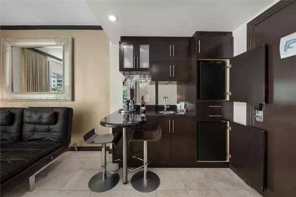 Miami Beach, FL 33139,1437 Collins Ave #311