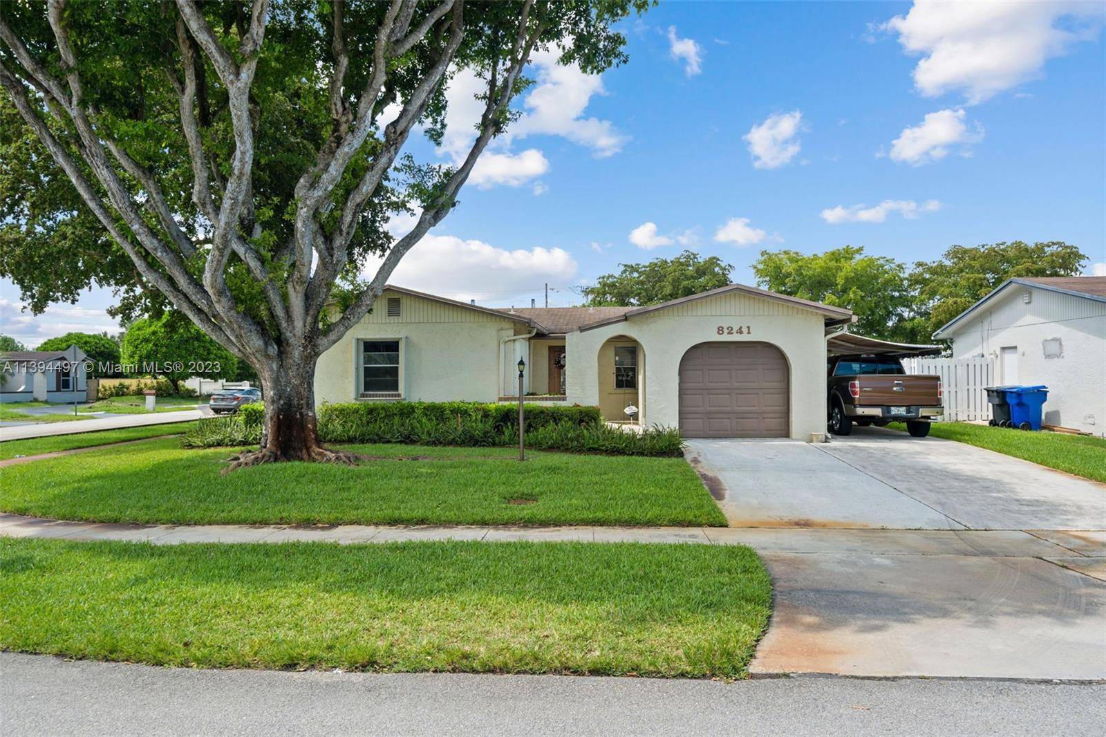 8241 SW 3rd St, North Lauderdale, FL 33068