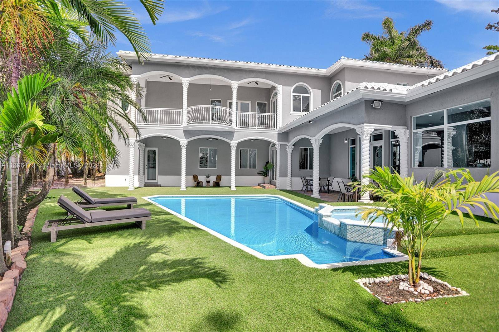 12141 Walsh Blvd, Miami, FL 33184