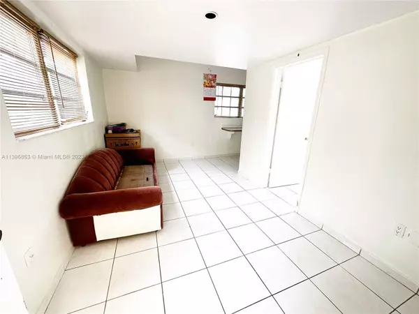 Coral Gables, FL 33134,514 Santander Ave #1