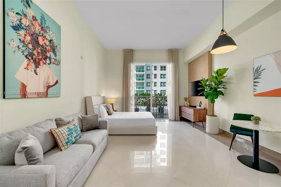 1200 Brickell Bay Dr #1403, Miami, FL 33131