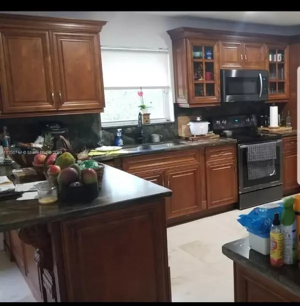 Miami, FL 33156,10830 SW 79th Ave