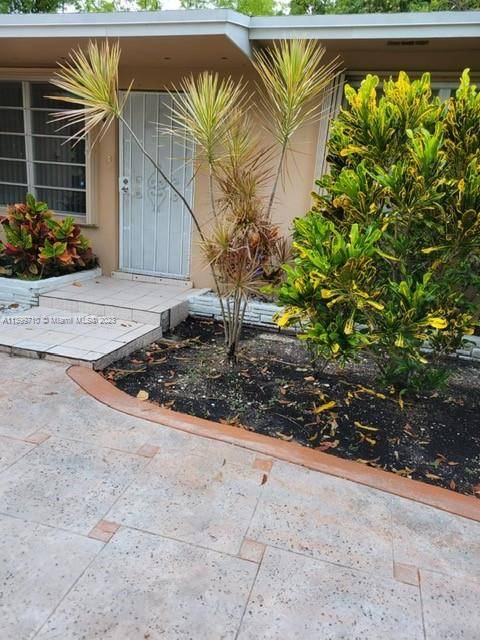 Miami, FL 33177,12745 SW 196th St