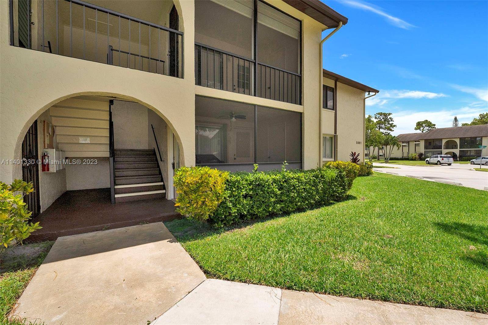 Green Acres, FL 33463,5861 La Paseos Dr #D-1