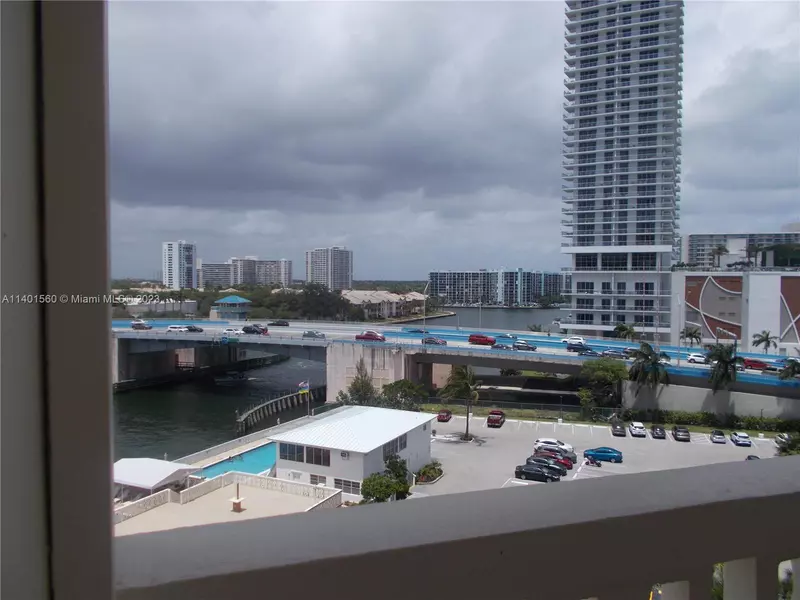 1825 S Ocean Dr #906, Hallandale Beach, FL 33009