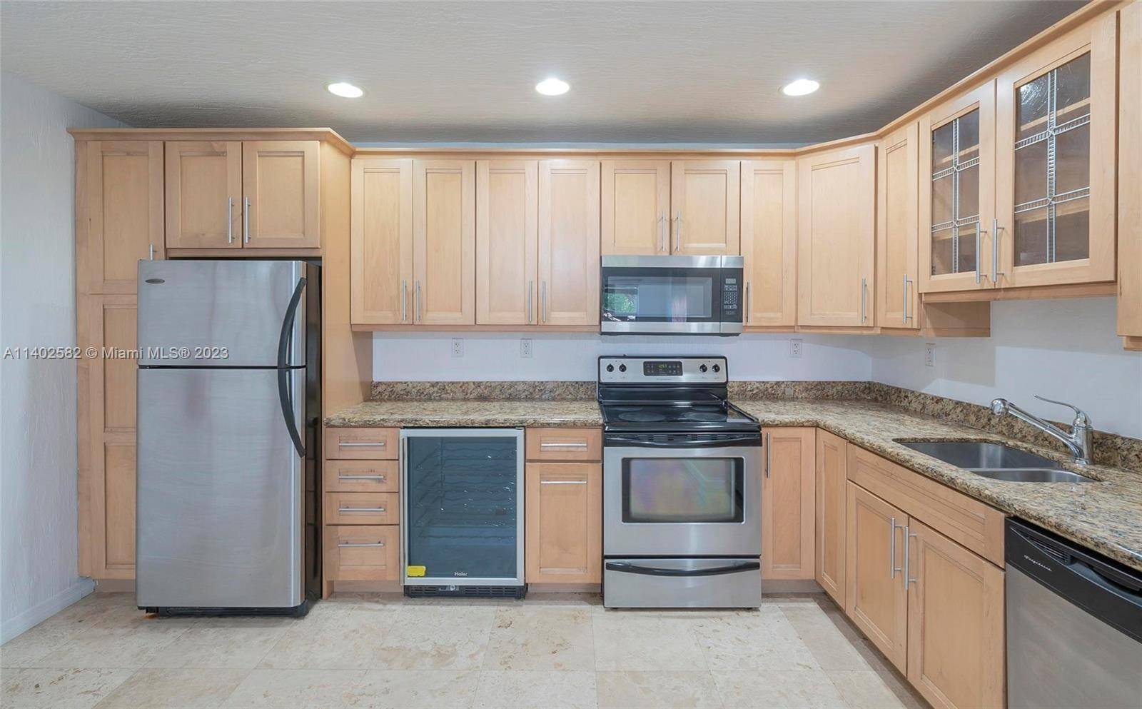 Fort Lauderdale, FL 33304,530 NE 15th Ct #6