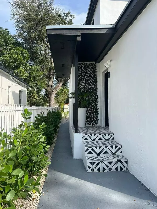 Miami, FL 33150,6932 N Miami Ave