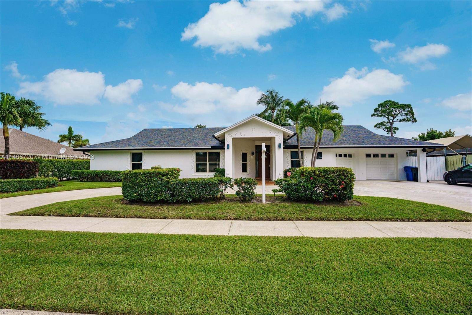 Haverhill, FL 33415,920 Briarwood Dr