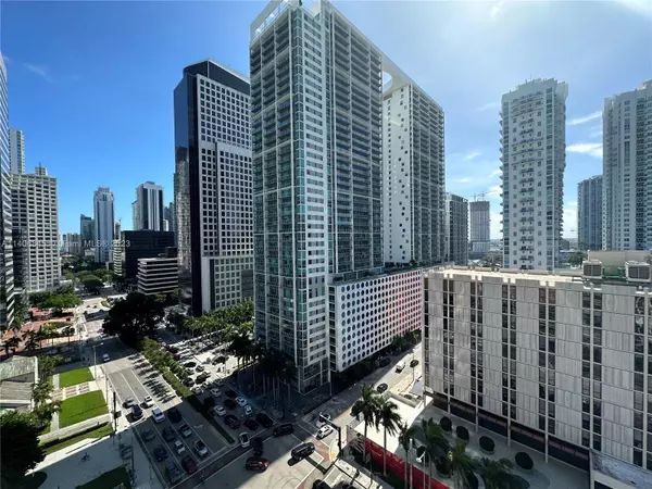 Miami, FL 33131,485 Brickell Ave #1605