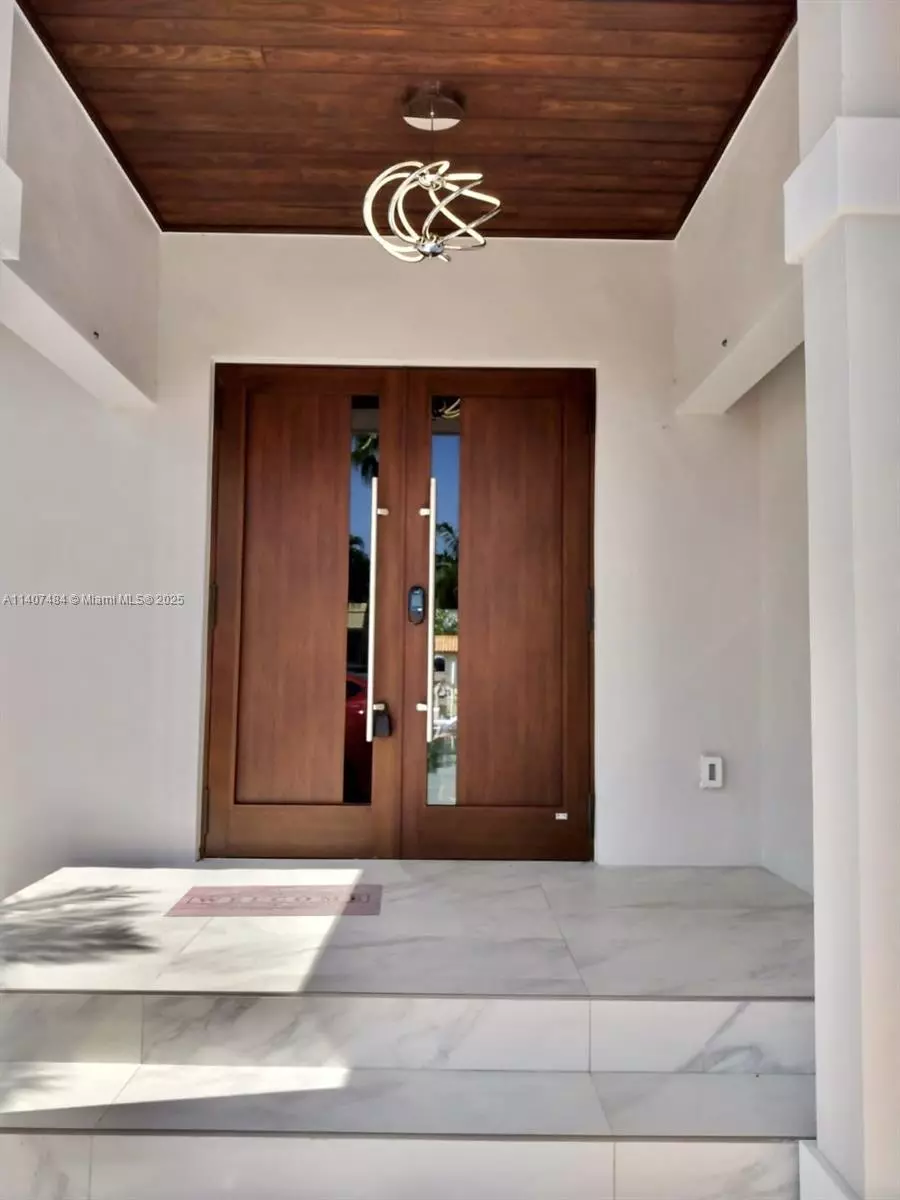 North Miami, FL 33181,13240 Ortega Ln #0
