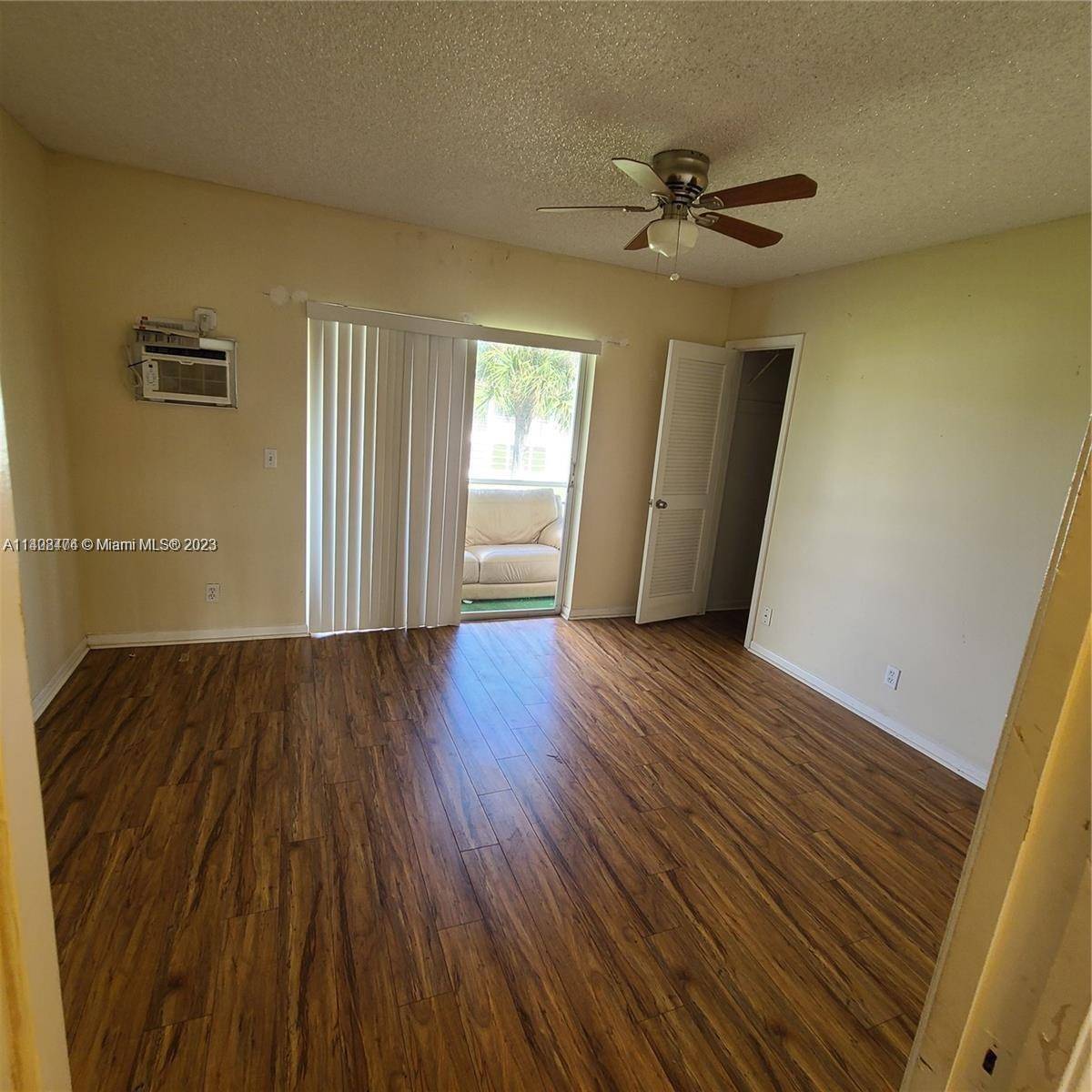 West Palm Beach, FL 33417,158 Easthampton #G