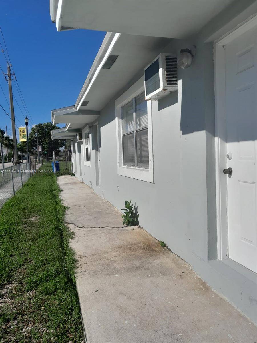 West Park, FL 33023,4000 SW 18th St