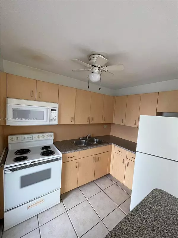 Miami, FL 33181,1631 NE 114th St #108