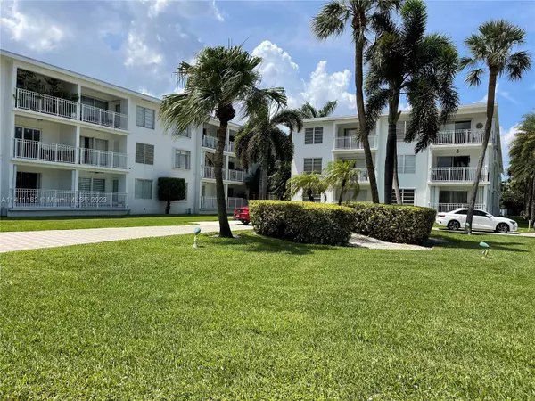 1631 NE 114th St #108, Miami, FL 33181