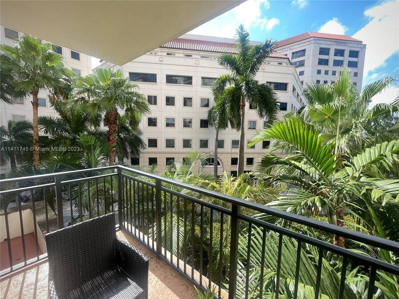 888 S Douglas Rd #305, Coral Gables, FL 33134