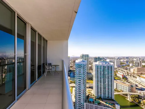 Miami, FL 33131,485 Brickell Ave #3507