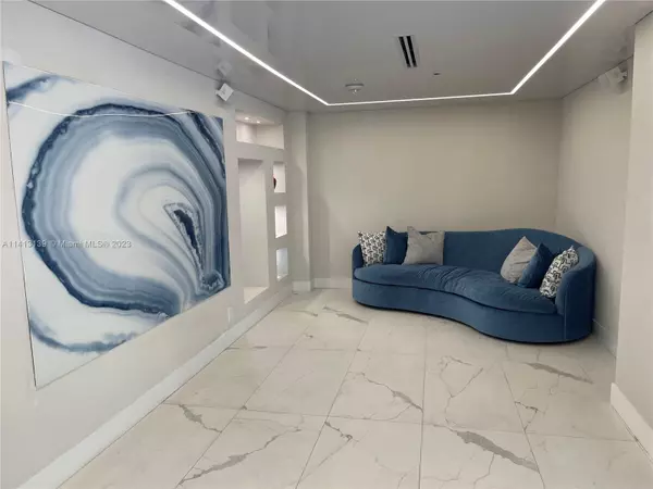 Fort Lauderdale, FL 33301,340 Sunset Dr #407