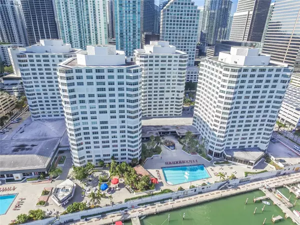 Miami, FL 33131,999 Brickell Bay Dr #2005