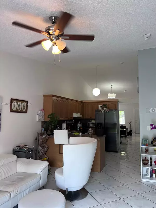 Hialeah, FL 33016,5991 W 20th Ln