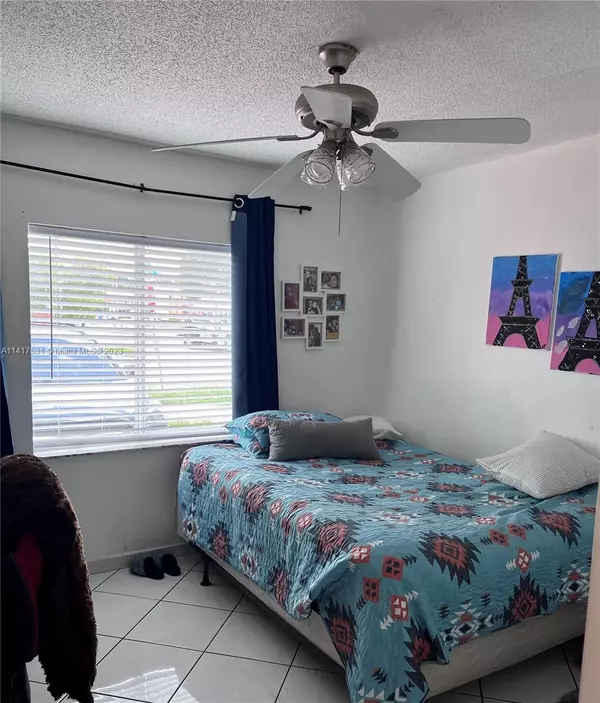 Hialeah, FL 33016,5991 W 20th Ln