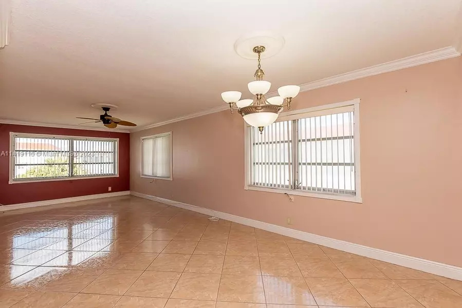 1400 NW 43rd Ter #207, Lauderhill, FL 33313