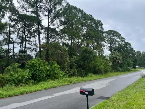 Palm Bay, FL 32909,733 Cleaves St SE