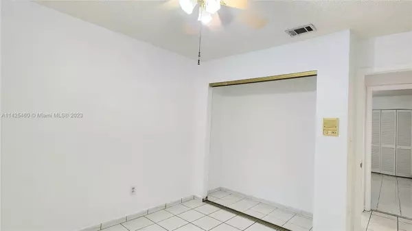 Hialeah, FL 33016,5661 W 21st Ave