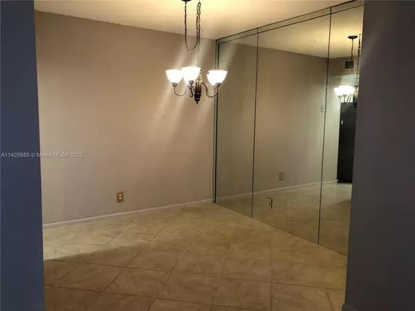 Hallandale Beach, FL 33009,430 Golden Isles Dr #402