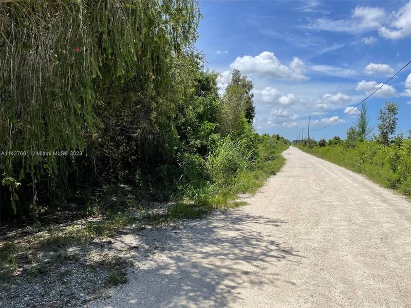 154XX SW 213 Ave, Unincorporated Dade County, FL 33187