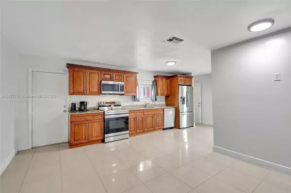 West Palm Beach, FL 33406,2839 Oklahoma St