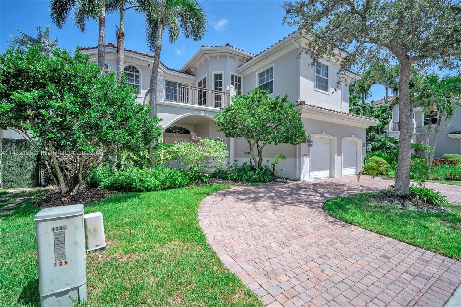 1235 Seagull Ter, Hollywood, FL 33019