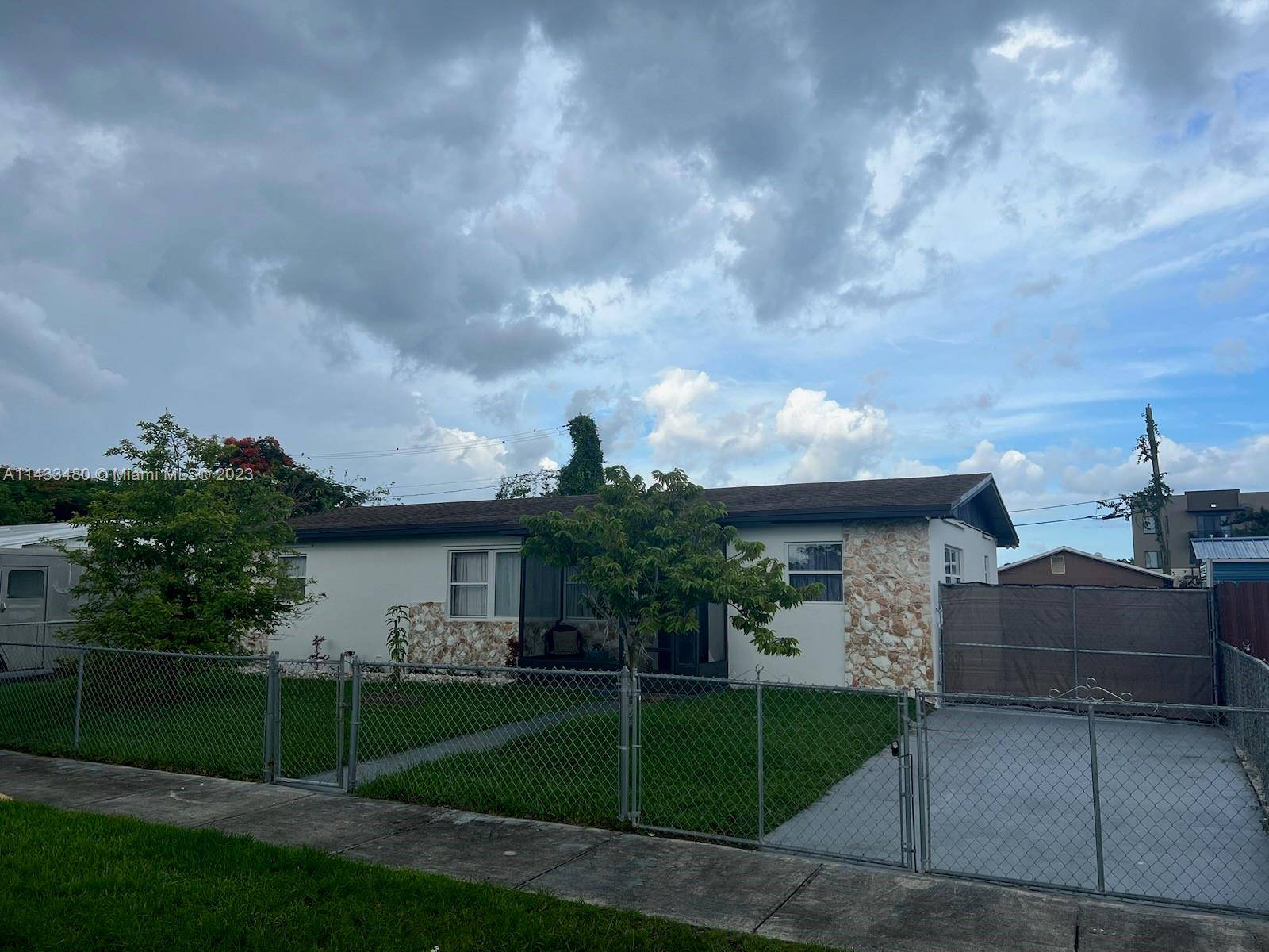 28435 SW 142nd Ct,  Homestead,  FL 33033