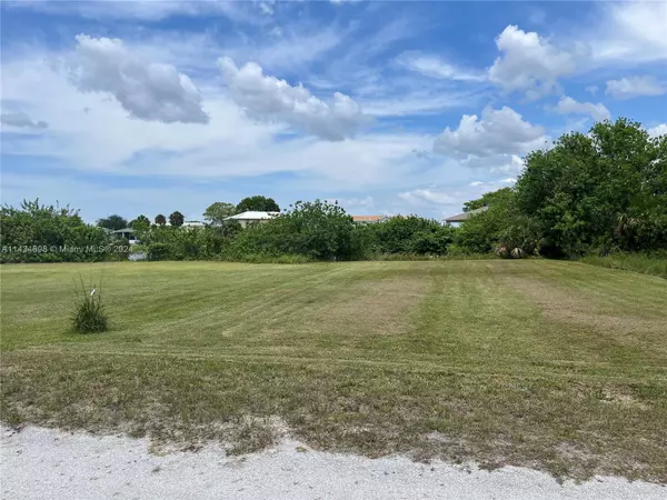 Moore Haven, FL 33471,938 Meyerchick Dr