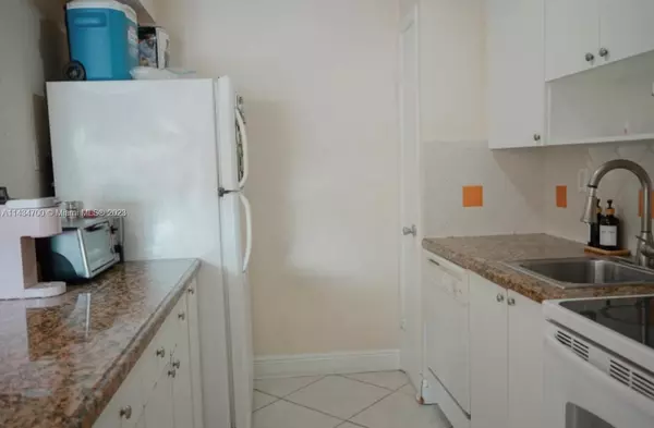 Miami, FL 33184,840 SW 129th Pl #103